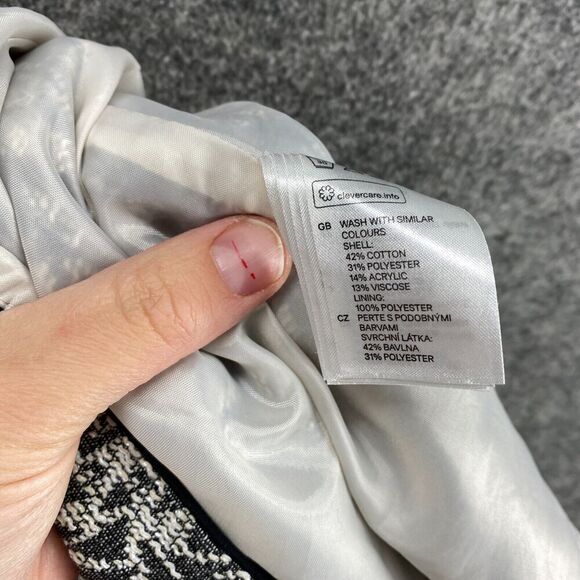 5/$45 H&M Skirt Women 6 White Geometric Wrap Short Lined Button Up Mid Rise - Picture 9 of 10